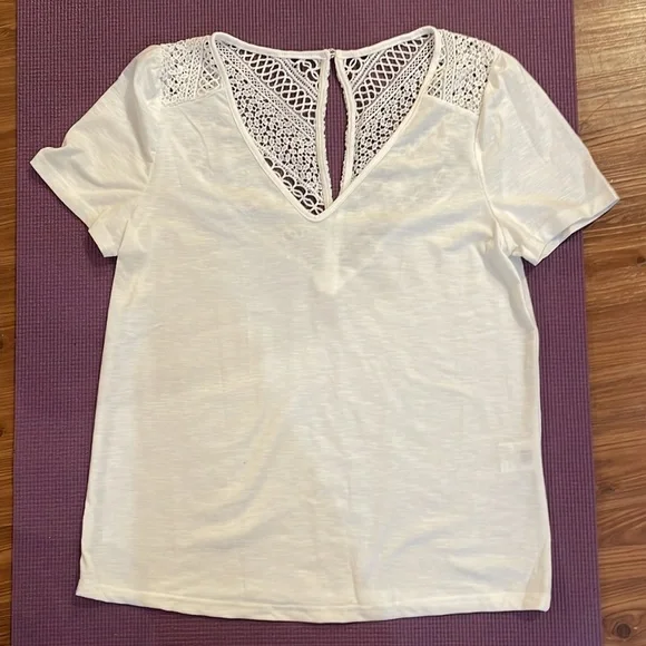 Lace back tee - Picture 4 of 5